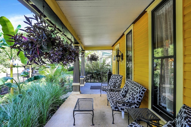 view of patio / terrace with covered porch