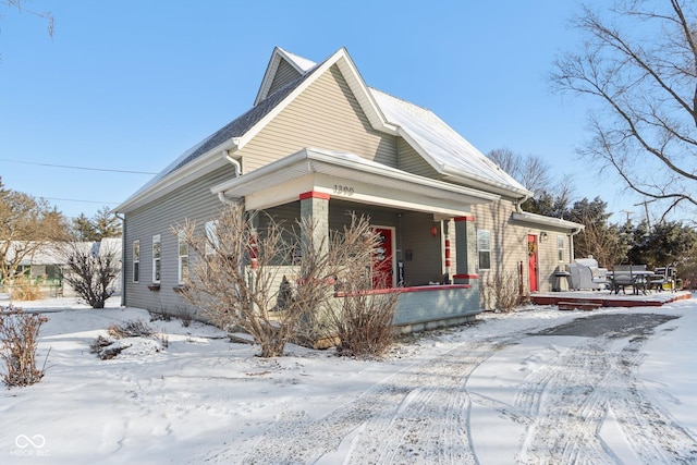 view of front of home featuring a porch