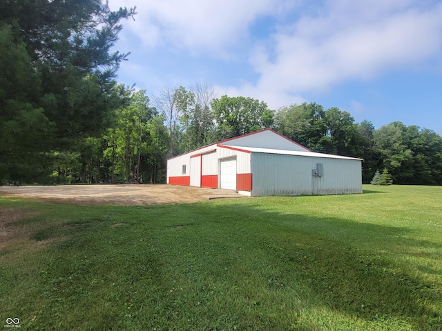 1588 E US Highway 136, Hillsboro, IN 47949 - view of pole building featuring a yard and driveway