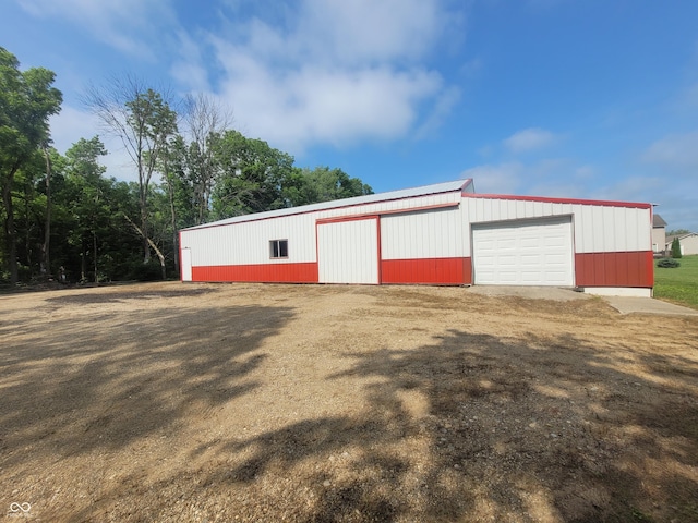 1588 E US Highway 136, Hillsboro, IN 47949 - detached garage featuring driveway