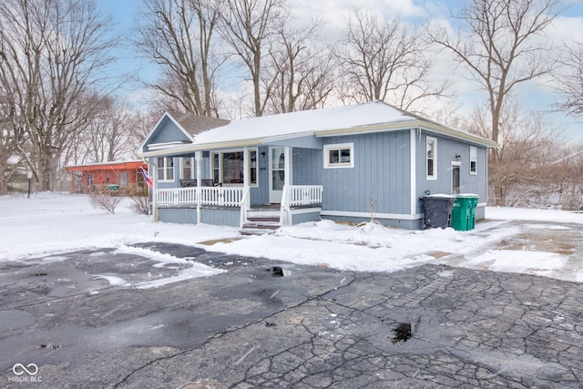 view of front of property with covered porch