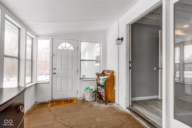 sunroom / solarium with vaulted ceiling