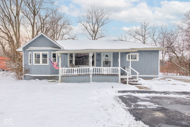 view of front of house featuring a porch