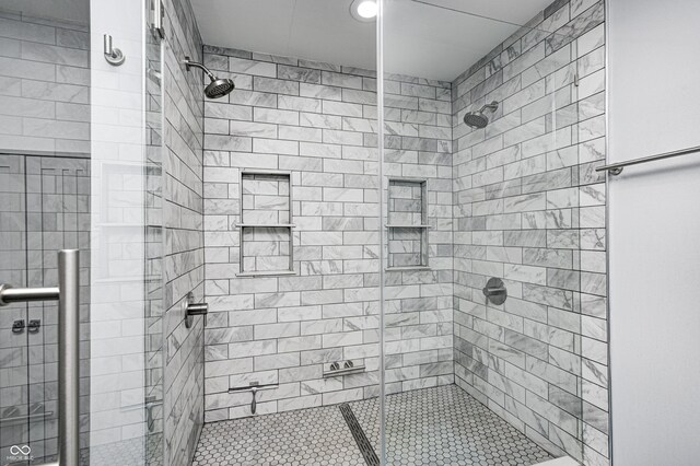 690 N 600 W, Lebanon, IN 46052 - bathroom featuring a shower stall
