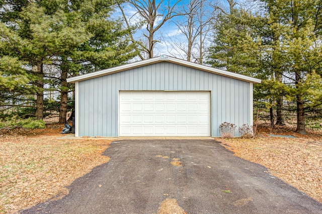 690 N 600 W, Lebanon, IN 46052 - view of detached garage