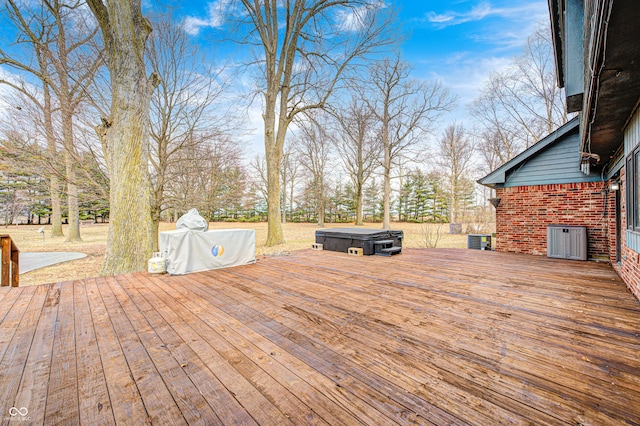 690 N 600 W, Lebanon, IN 46052 - deck with a hot tub and central AC