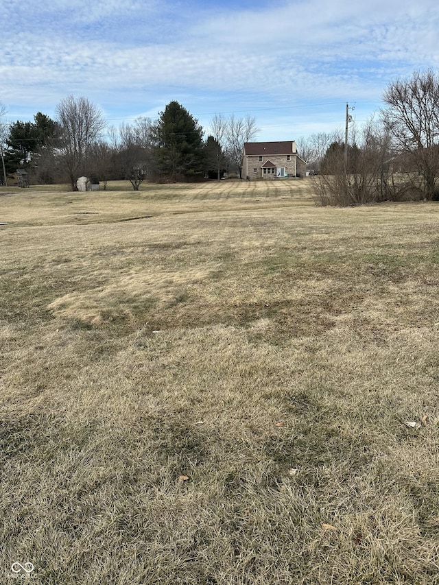 view of yard featuring a rural view