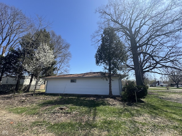 7406 E 33rd St, Indianapolis, IN 46226 - view of home's exterior with an outbuilding