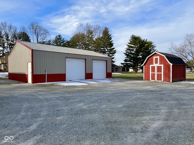 view of detached garage