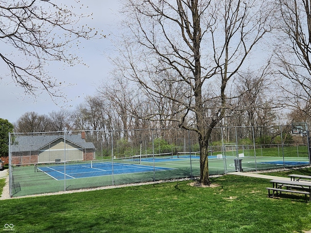 3636 Woodglen Way, Anderson, IN 46011 - view of tennis court