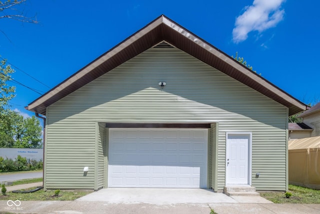 view of detached garage