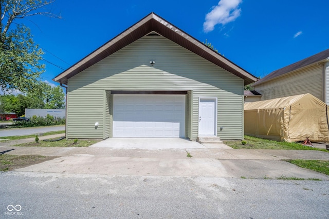 view of detached garage