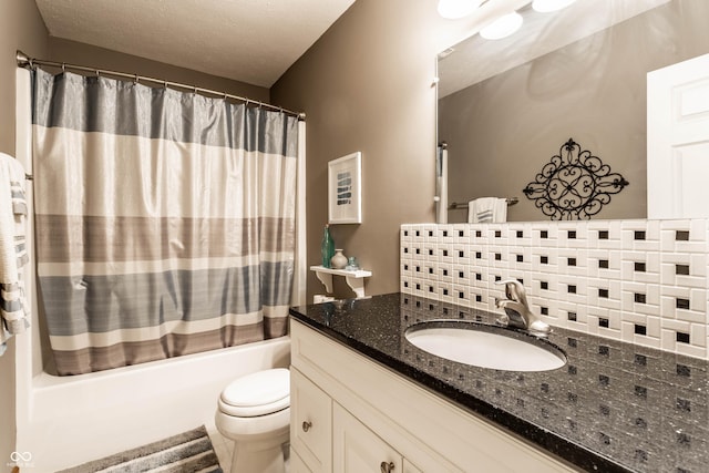 bathroom with a textured ceiling, toilet, vanity, backsplash, and shower / bath combo