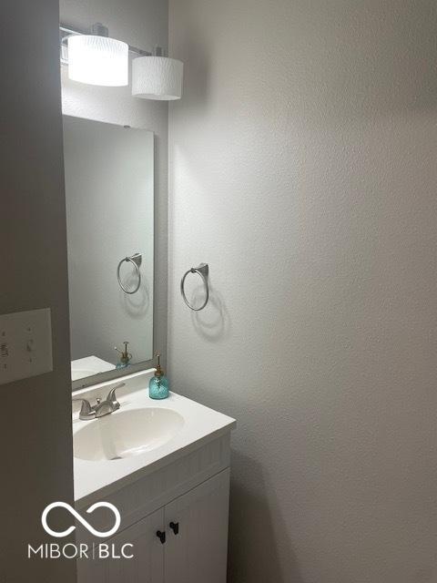 8249 Retreat Ln, Indianapolis, IN 46259 - bathroom featuring vanity