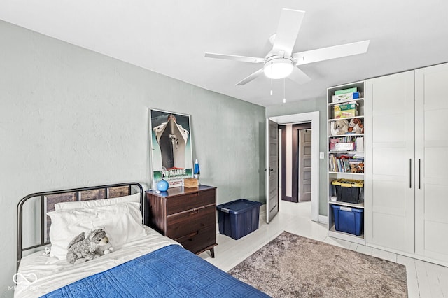 bedroom with a ceiling fan