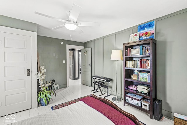 bedroom with ceiling fan