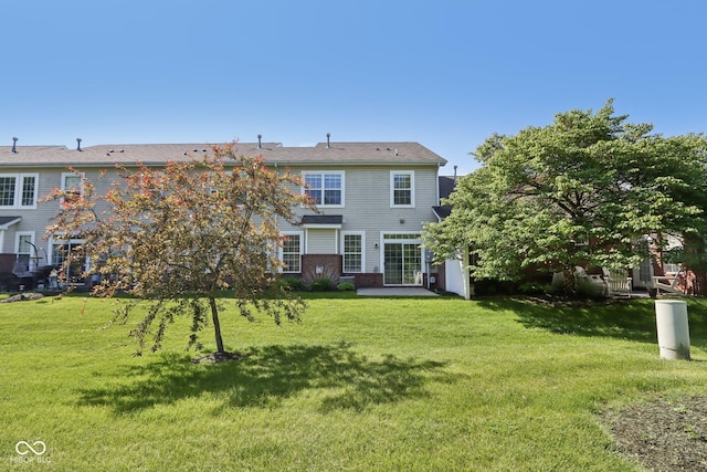 5682 Castor Way, Noblesville, IN 46062 - rear view of house with a lawn