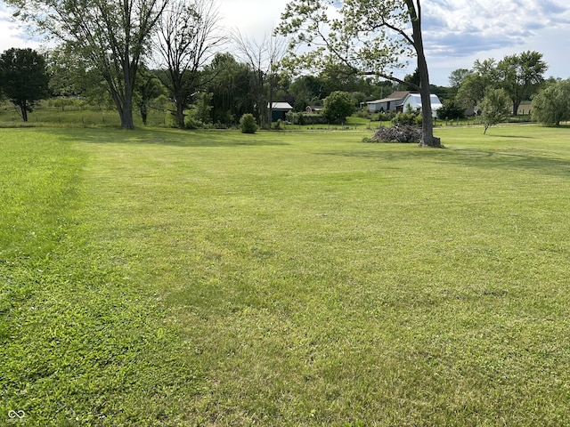 245 W Dixie Bee Rd, Veedersburg, IN 47987 - view of grassy yard