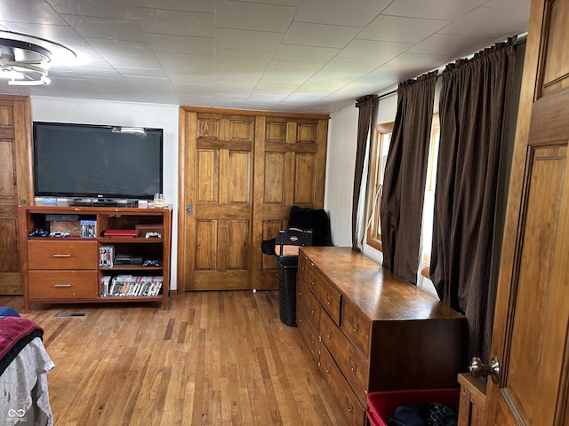 245 W Dixie Bee Rd, Veedersburg, IN 47987 - living room with light wood-style floors