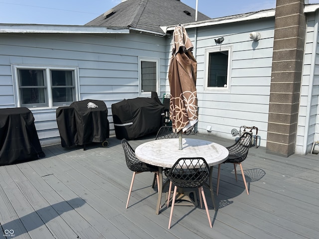 245 W Dixie Bee Rd, Veedersburg, IN 47987 - deck with area for grilling and outdoor dining space