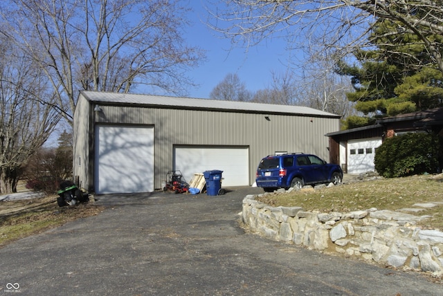 view of detached garage