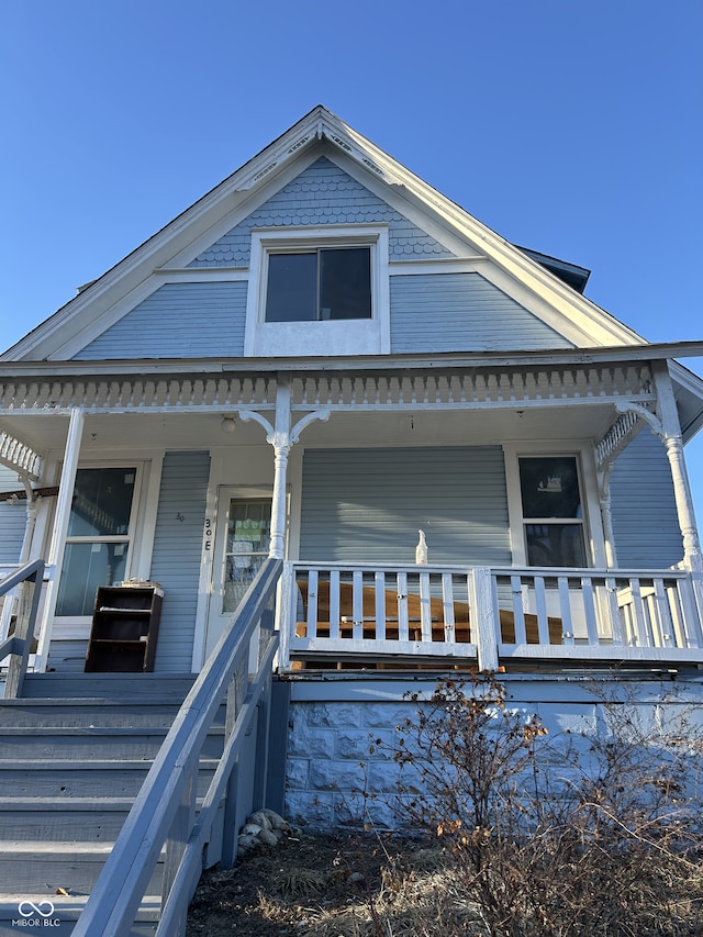 view of front of property featuring a porch