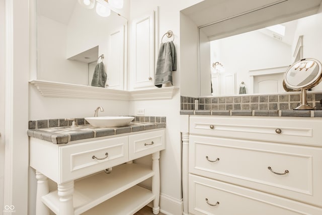 6560 Dawson Lake Dr, Indianapolis, IN 46220 - bathroom featuring vanity