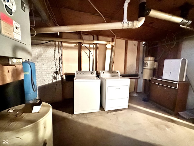 interior space with washing machine and clothes dryer