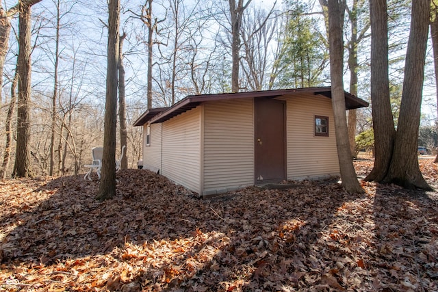 view of outbuilding with an outbuilding