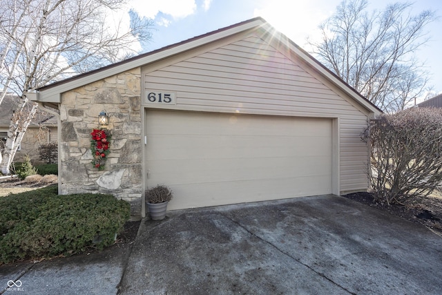 view of detached garage