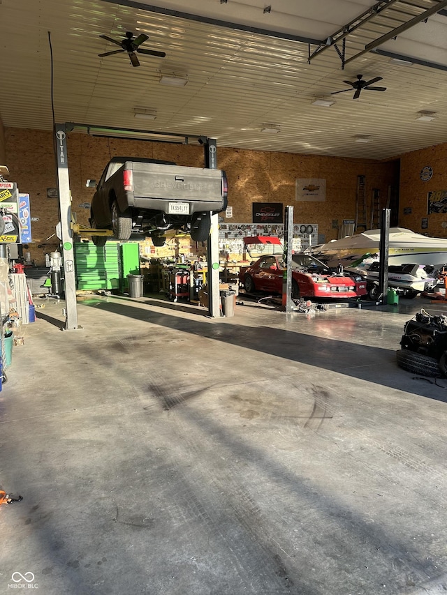 garage featuring a ceiling fan