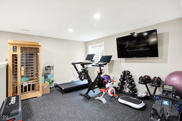 exercise room featuring visible vents and recessed lighting