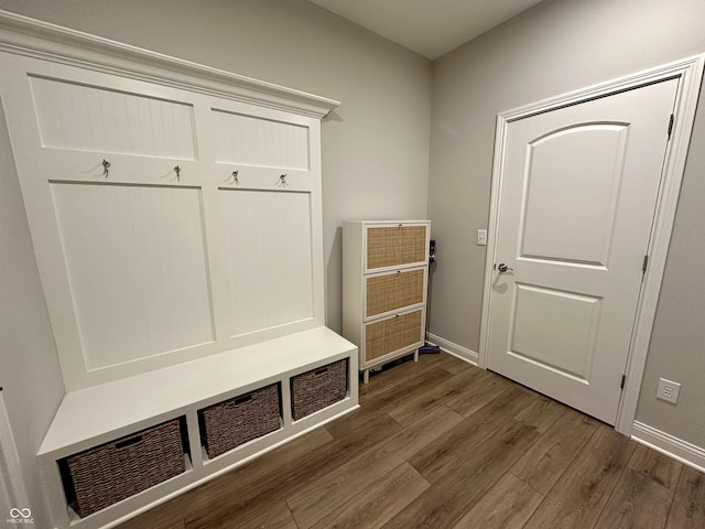 804 Whispering Oaks Dr, Carmel, IN 46032 - mudroom featuring wood finished floors and baseboards
