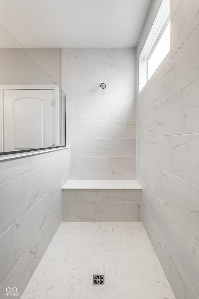 804 Whispering Oaks Dr, Carmel, IN 46032 - full bath with a tile shower