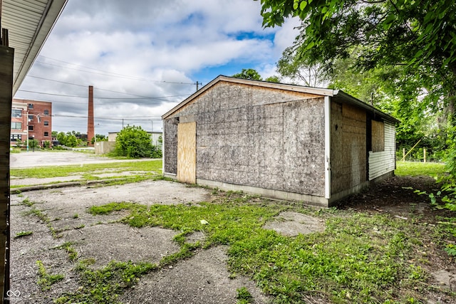 view of outdoor structure with an outdoor structure