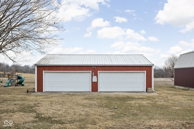 view of detached garage