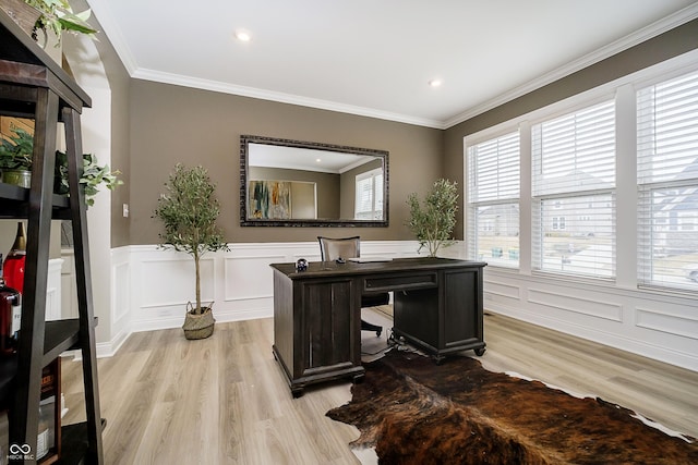 office with light wood-type flooring, crown molding, and recessed lighting