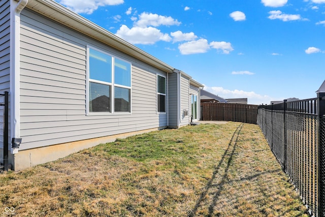 view of yard featuring a fenced backyard