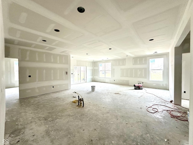 empty room featuring a wealth of natural light