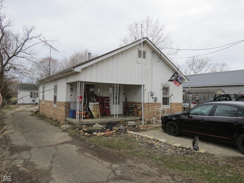 view of front of property with stone siding