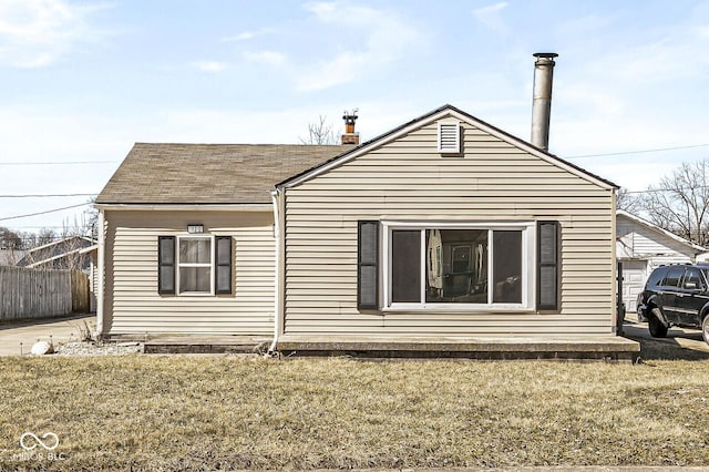 103 S Delawanda Ave, Muncie, IN 47303 - exterior space with fence and a shingled roof