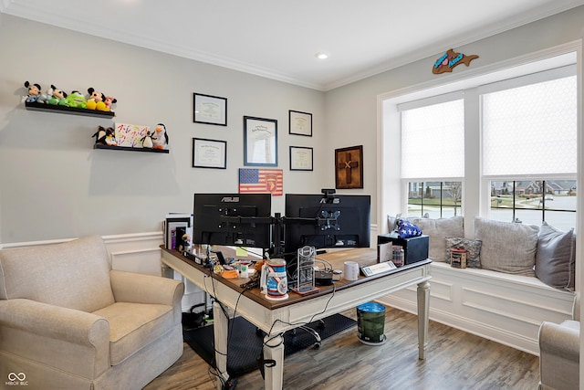 office space featuring a wainscoted wall, recessed lighting, wood finished floors, and crown molding