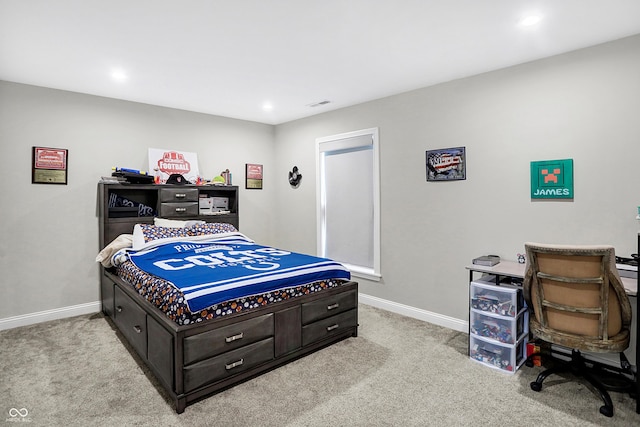 bedroom featuring light carpet, visible vents, baseboards, and recessed lighting