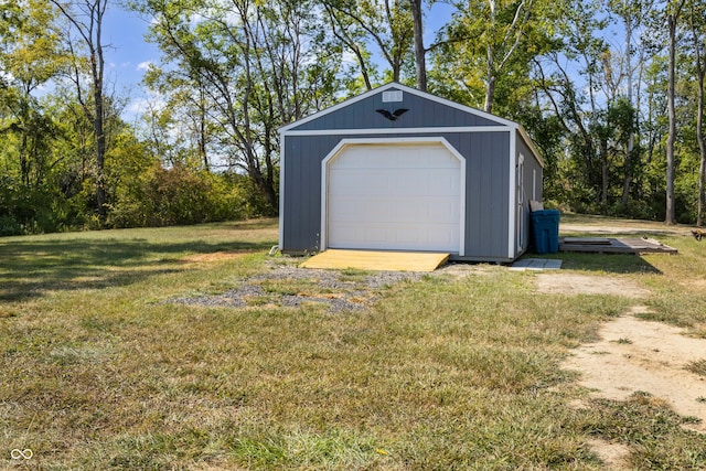 view of detached garage