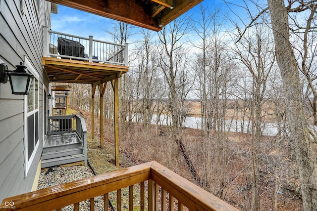 view of yard featuring a balcony