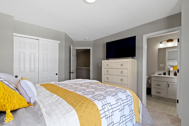 bedroom featuring a closet