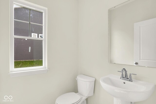 7168 Jackson Dr, Cumberland, IN 46229 - bathroom featuring a sink and toilet