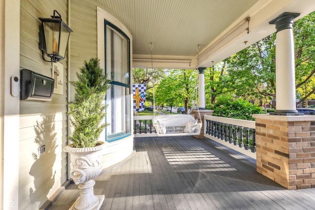 1471 N Delaware St, Indianapolis, IN 46202 - deck featuring a porch