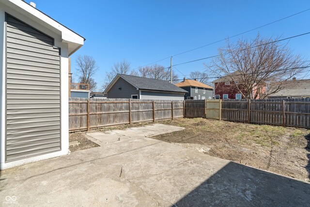 569 N Tacoma Ave, Indianapolis, IN 46201 - view of yard with a patio and a fenced backyard