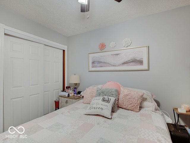 2955 Mars Hill St, Indianapolis, IN 46241 - bedroom with a closet and ceiling fan